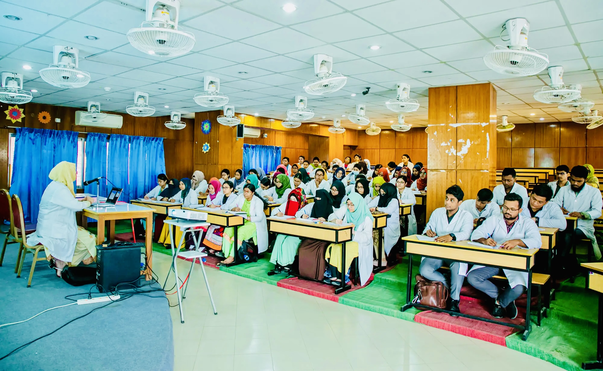 Dhaka Community Medical College